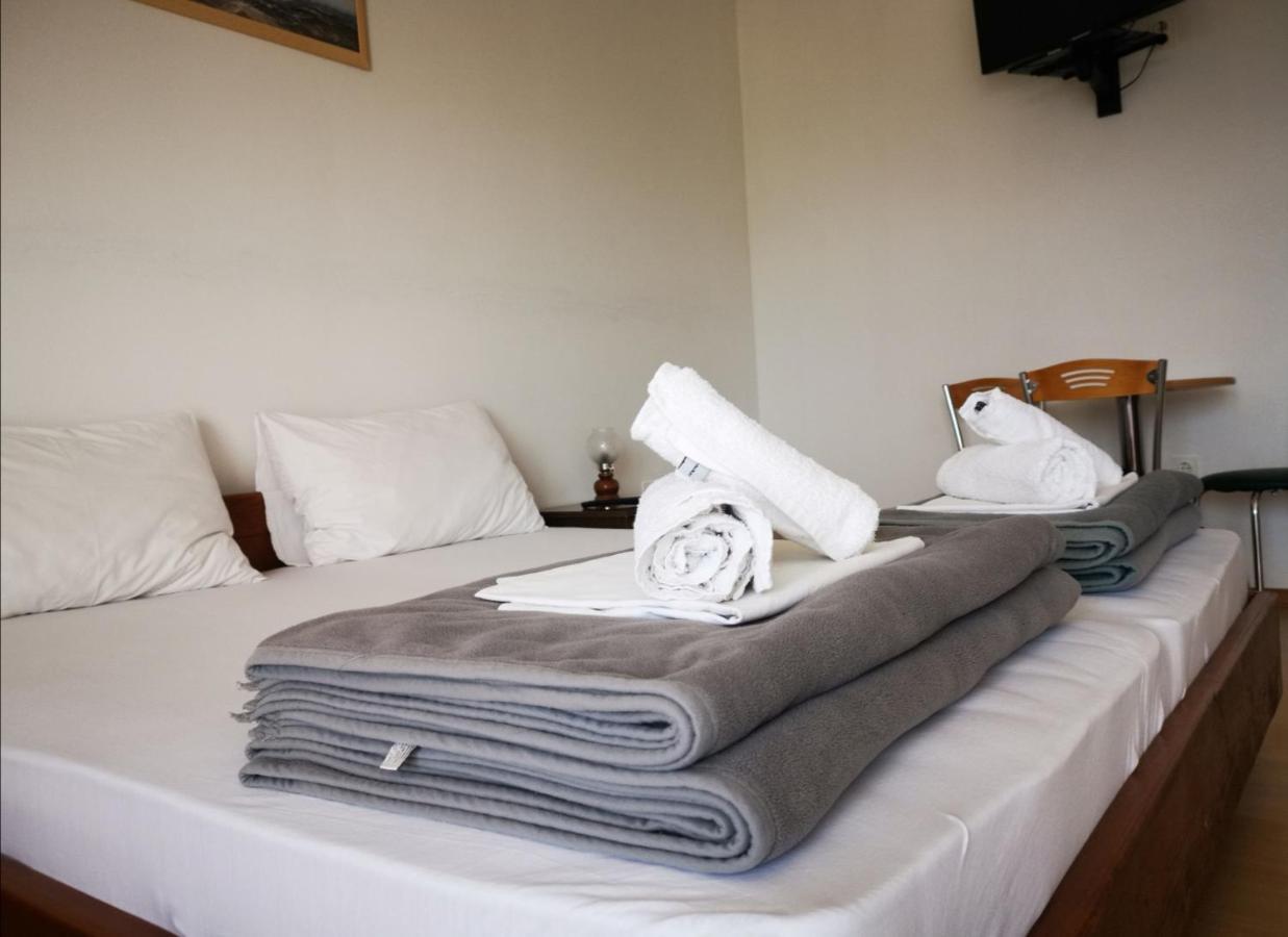 Apartments Plazibat Škrip Zewnętrze zdjęcie