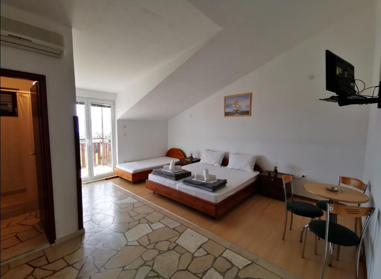 Apartments Plazibat Škrip Zewnętrze zdjęcie