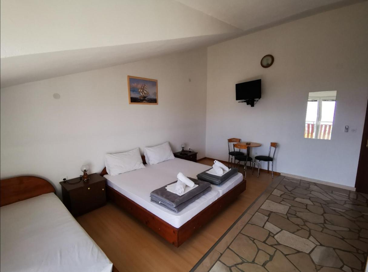 Apartments Plazibat Škrip Zewnętrze zdjęcie