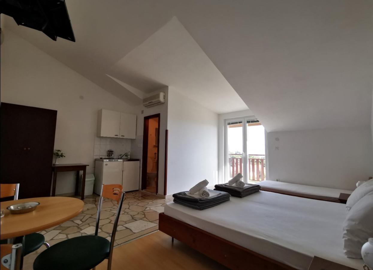 Apartments Plazibat Škrip Zewnętrze zdjęcie