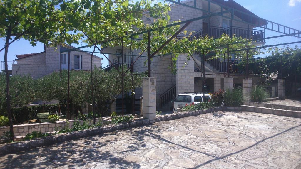 Apartments Plazibat Škrip Zewnętrze zdjęcie