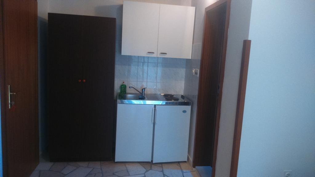 Apartments Plazibat Škrip Pokój zdjęcie