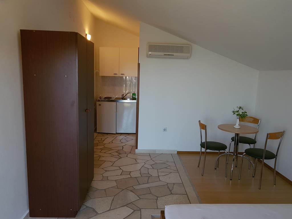Apartments Plazibat Škrip Zewnętrze zdjęcie