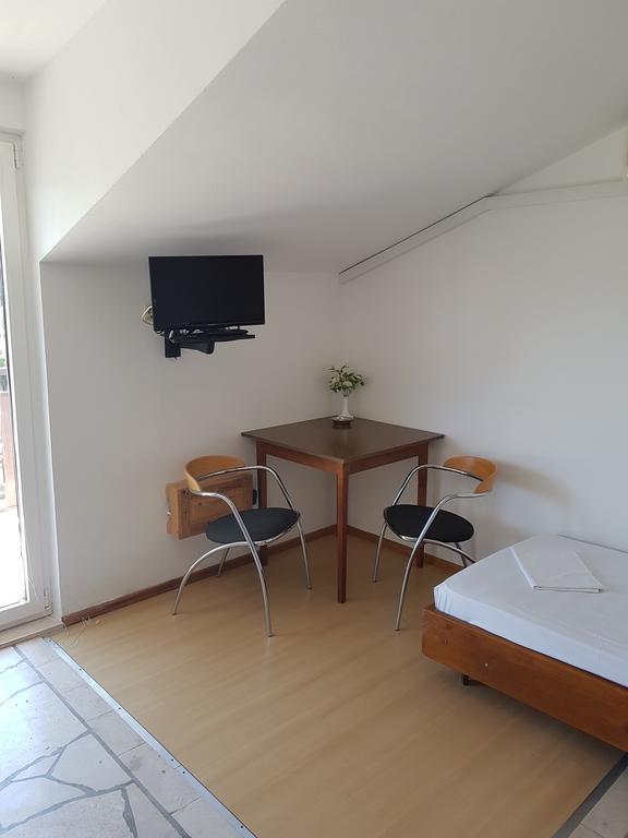 Apartments Plazibat Škrip Zewnętrze zdjęcie