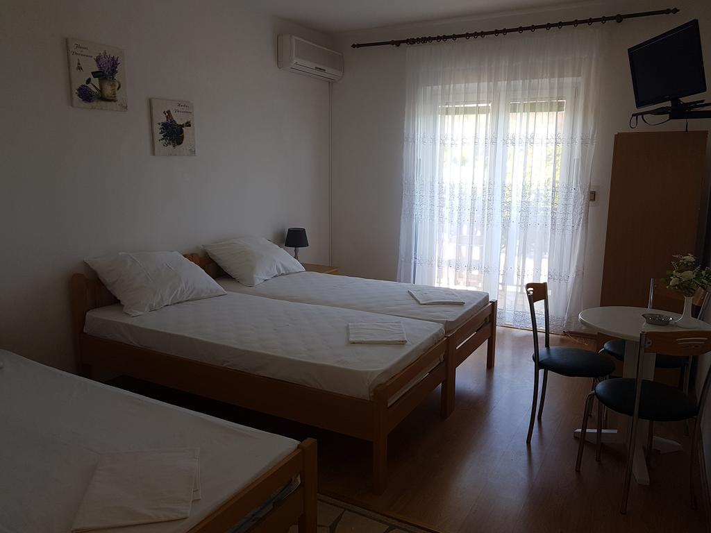 Apartments Plazibat Škrip Zewnętrze zdjęcie