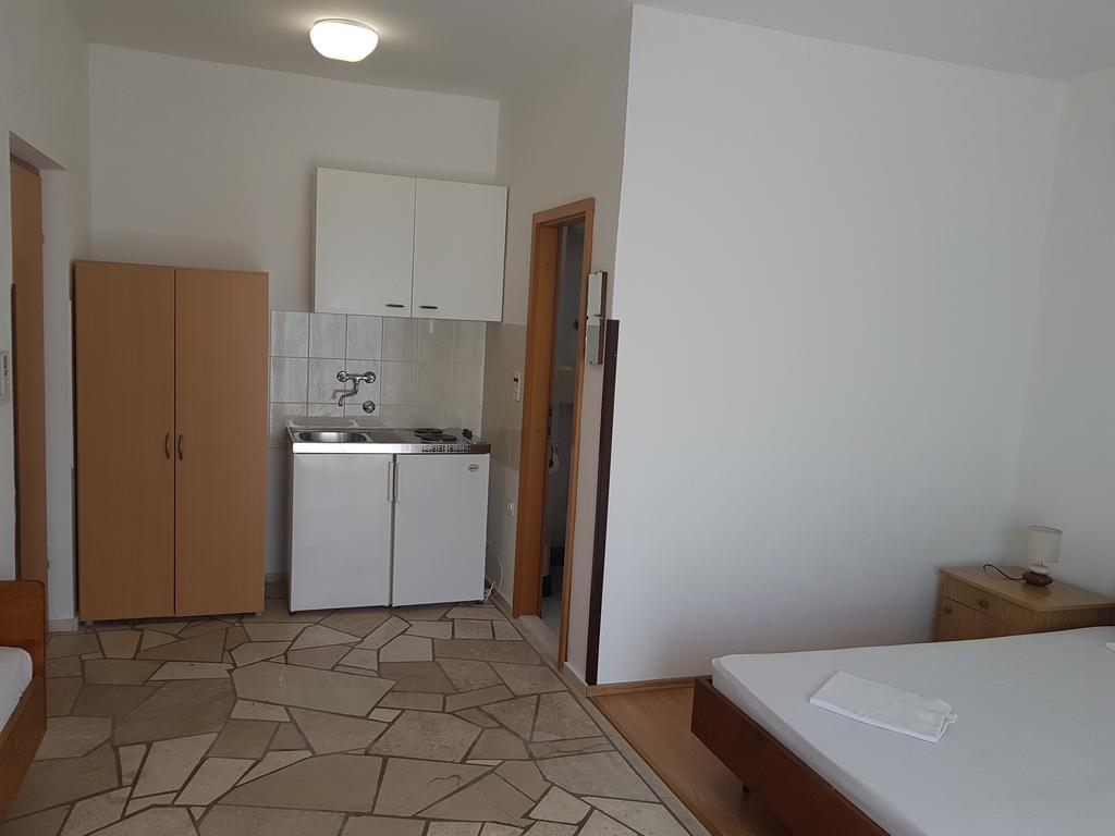 Apartments Plazibat Škrip Zewnętrze zdjęcie