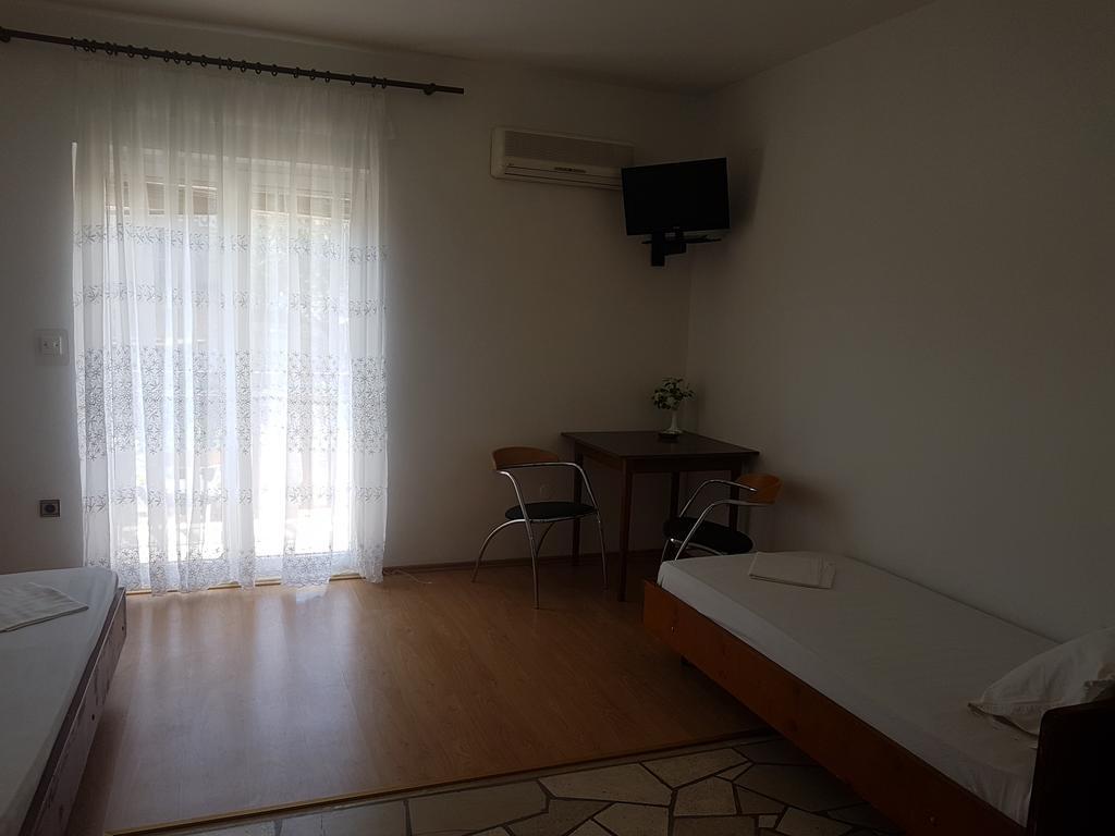 Apartments Plazibat Škrip Zewnętrze zdjęcie